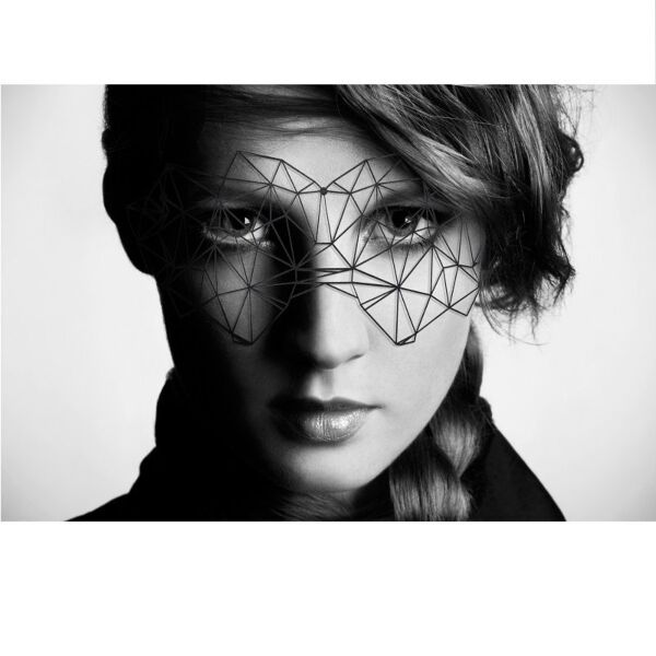 Μάσκα BDSM από μαύρο βινύλιο Bijoux Indiscrets Mask, σχέδιο Kristine