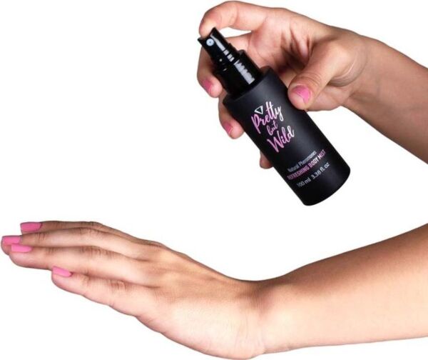 Σπρέι σώματος Secret Play Pretty But Wild στη συσκευασία σπρέι των 100 ml